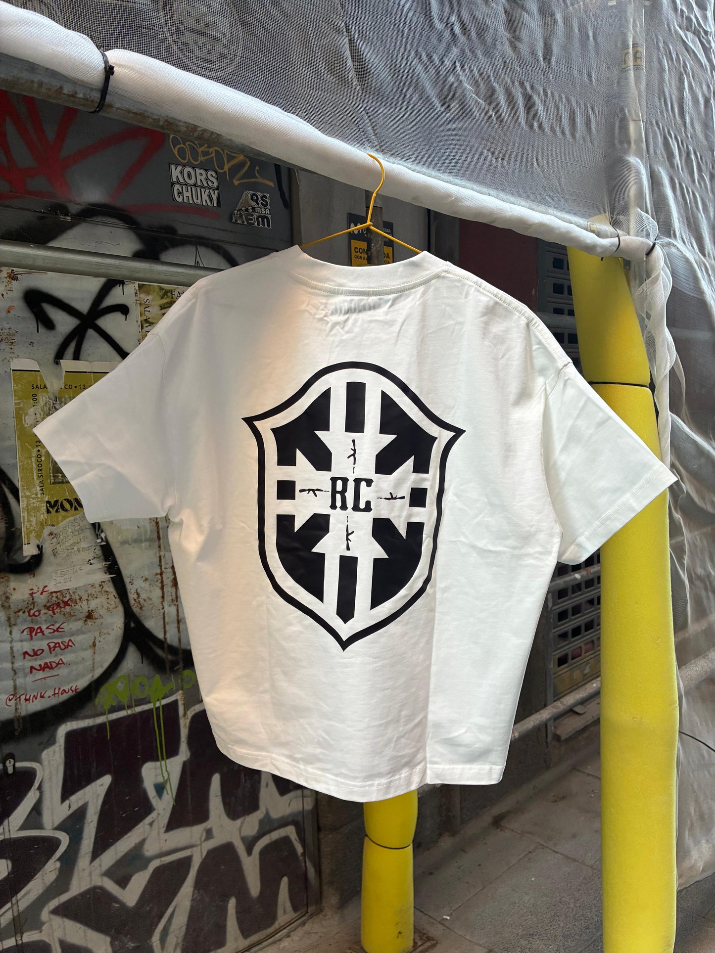 FAVELAS TEE